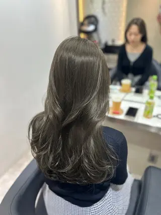 セミロング カラー ミディアムレイヤー 添田晃基のヘアスタイル