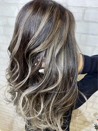 ミディアム カラー 春日部 西口徒歩5分 寒色カラー 日和佐のヘアスタイル