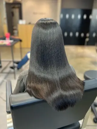 セミロング カラー ✨傷まないカラー ✨縮毛矯正✨レオンのヘアスタイル