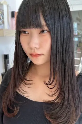 ロング 大塚 実優のヘアスタイル