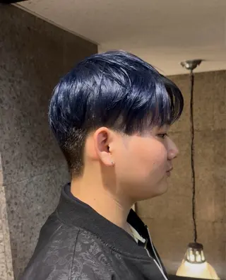 カラー メンズ CreBiA ひなたのヘアスタイル
