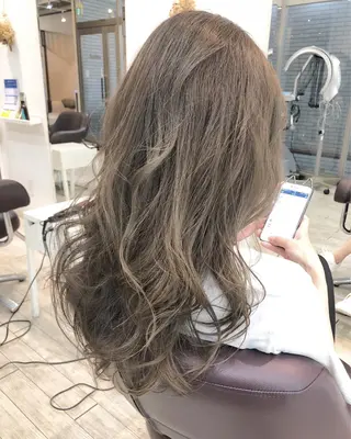 ロング カラー 中村 よしひでのヘアスタイル