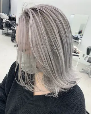 ミディアム 佐藤 まいらのヘアスタイル