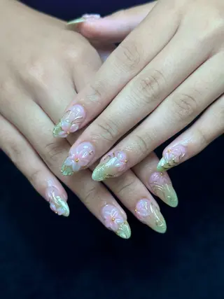 ネイル Iconic Nailのネイルデザイン