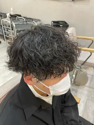 ショート パーマ メンズ 野中 慈穏のヘアスタイル