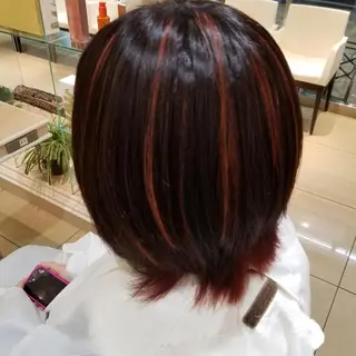 ショート カラー 山内 佐江子のヘアスタイル