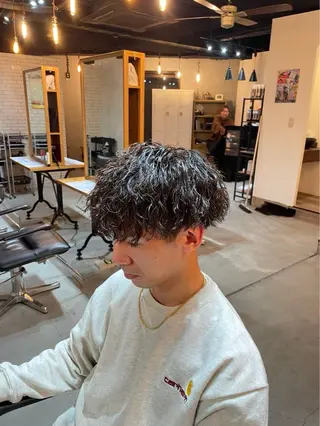 ショート ツイスパ/シャドウ 新井のヘアスタイル