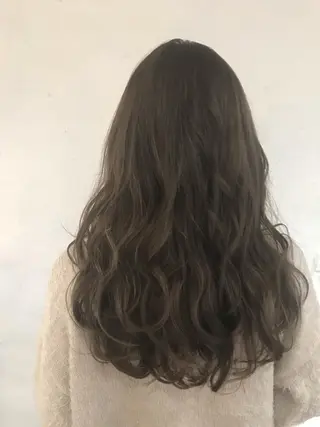 ロング カラー 伊藤 優希のヘアスタイル