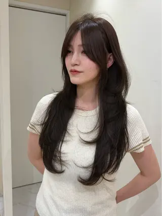 ロング カラー 大人韓国レイヤ ー特化|角岡泉希🩶のヘアスタイル