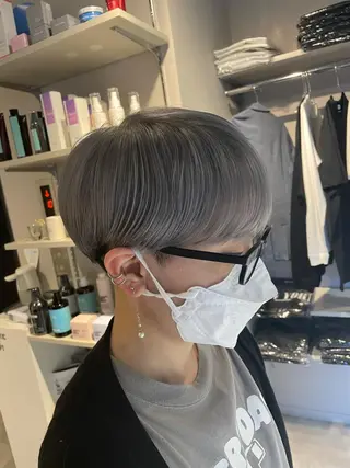 ショート カラー ブリーチ👩🦳/ ✂︎MANAMIのヘアスタイル