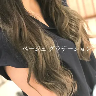 ロング 横山 ひかりのヘアスタイル