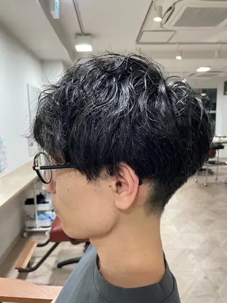 ショート パーマ メンズ 大山 透輝のヘアスタイル