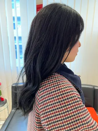 カラー 山本 麗のヘアスタイル