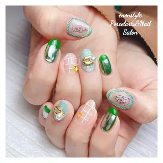 ミディアム ネイル 🐾enen style 🐾のネイルデザイン