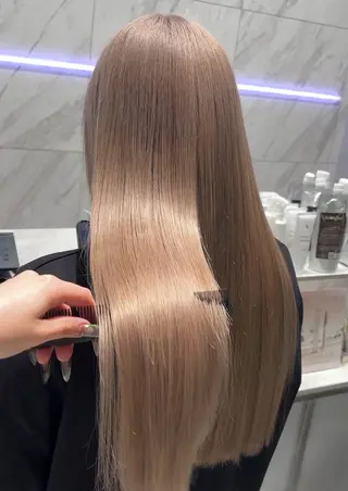 ロング 菜々🦖新宿 ケアブリーチのヘアスタイル