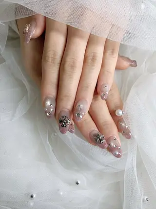 ネイル Andy🍓韓国風 🇰🇷ネイルM🩷のネイルデザイン