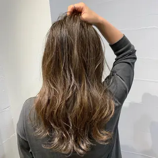セミロング . AYUKAのヘアスタイル