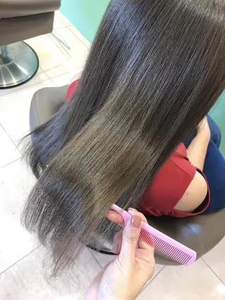 ロング 松田 みのりのヘアスタイル