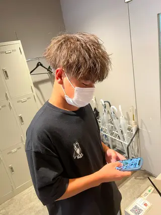 ショート カラー パーマ メンズ メンズパーマ特化 TAIGAのヘアスタイル