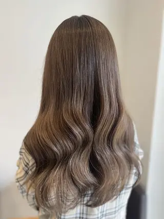 ロング 大西成那 WILLOW京橋のヘアスタイル