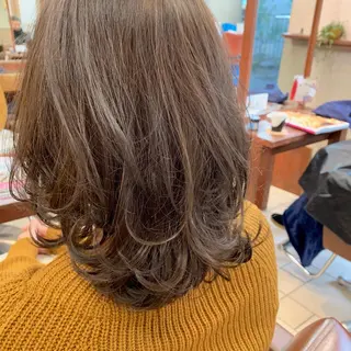 セミロング カラー 加藤 綾華のヘアスタイル