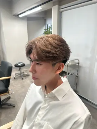 ミディアム カラー メンズ 💈原宿指名No.1 センターパート💈のヘアスタイル