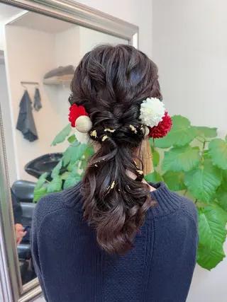 ロング カラー ヘアアレンジ yukimi .のヘアスタイル