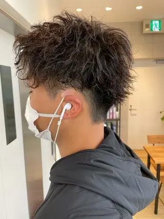 ショート パーマ メンズ 美髪形成!色素改善! 秋田 和輝のヘアスタイル