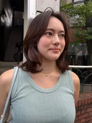 ミディアム レイヤーカット\ウル フ　chinatsuのヘアスタイル