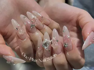 ネイル One Plus Nail Salonのネイルデザイン