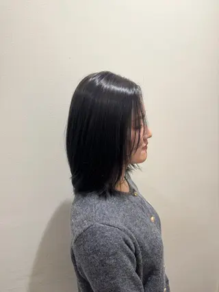 ミディアム 齋藤 結のヘアスタイル