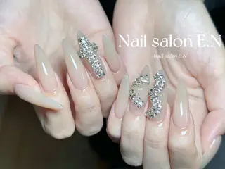 ネイル E.N🦋 長さ出し/持ち込みのネイルデザイン