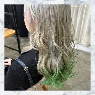 カラー 艶髪✖️ハイトーン 🫧YURIA🫧のヘアスタイル