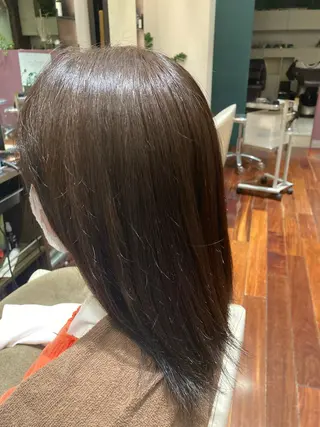 ミディアム カラー 成沢 モニカのヘアスタイル