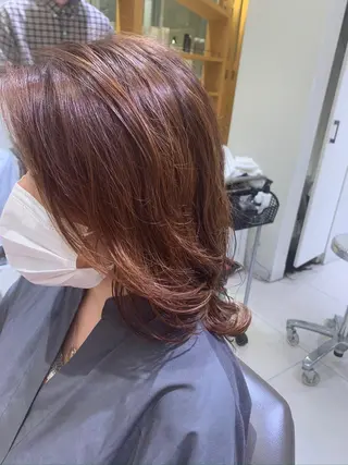 セミロング ARMONY秋山輝也 コテ巻き風パーマ特化のヘアスタイル