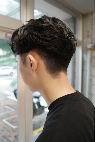 メンズ 西宮北口パーマ特化 鮫島竜海のヘアスタイル