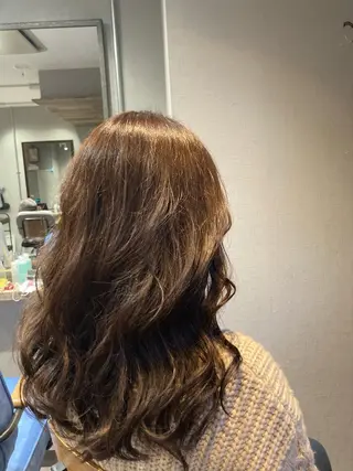 ロング カラー 浅野 順一のヘアスタイル