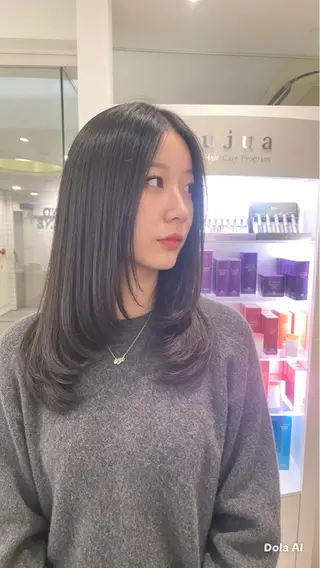 ロング 友田 千栄のヘアスタイル