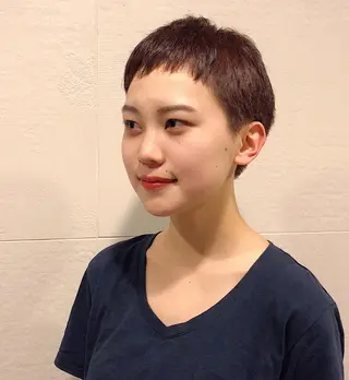 ショート カラー 長井 美佳のヘアスタイル