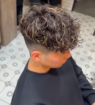 ショート カラー メンズ 渡邉 真也のヘアスタイル