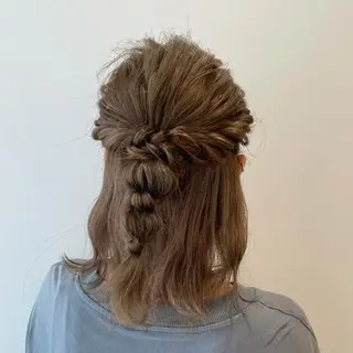 ミディアム ヘアアレンジ 透明感カラー 🩶🩵🩷AIRIのヘアスタイル