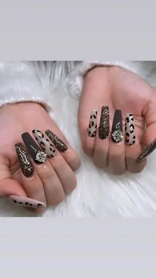 セミロング ネイル Y. Sのネイルデザイン