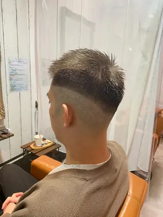 カラー メンズ 岡垣 幸汰のヘアスタイル