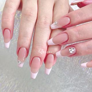 ネイル Queens テイのネイルデザイン