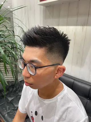 ショート 安彦 健太郎のヘアスタイル