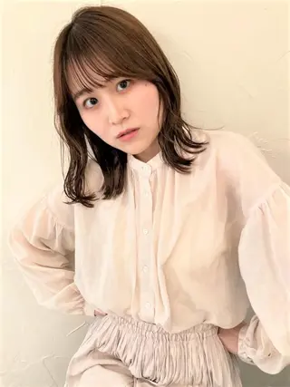 ミディアム シマダ アユミのヘアスタイル