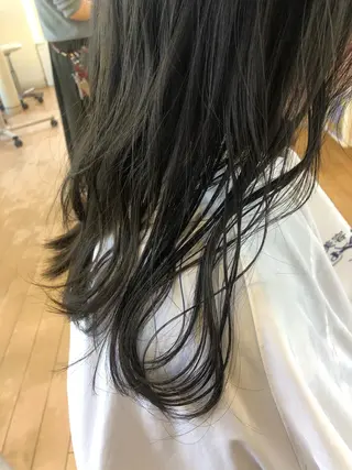 カラー 成瀬 妃生路のネイルデザイン