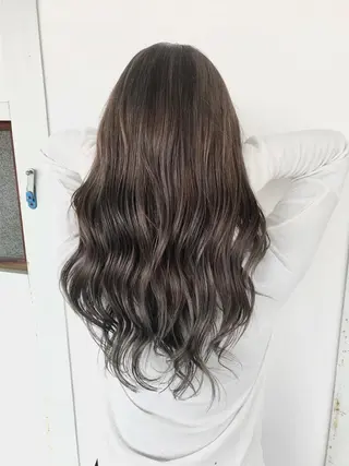 ロング タカツド ユウキのヘアスタイル