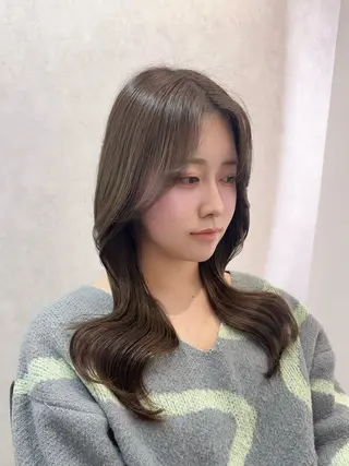 セミロング カラー 《韓国レイヤー特化》 艶髪✨EMIのヘアスタイル