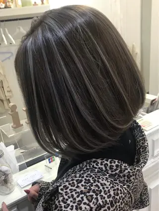 ショート カラー 艶髪🫧髪質改善 縮毛矯正✨影山湧市のヘアスタイル